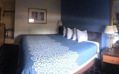 Photo 4 - Aderi Hotel Lewisburg
