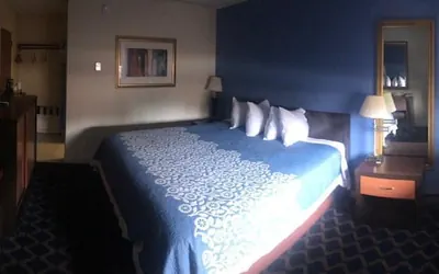 Photo 5 - Aderi Hotel Lewisburg