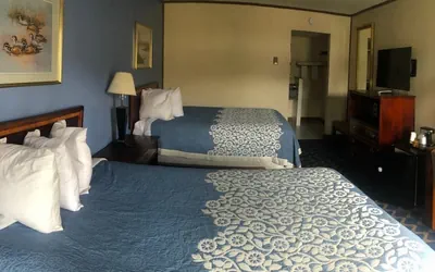 Photo 3 - Aderi Hotel Lewisburg