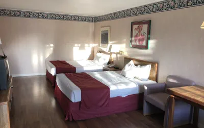 Photo 4 - Travelodge by Wyndham Mackinaw City