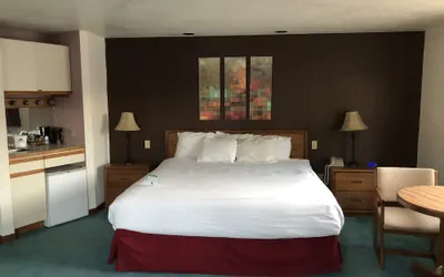 Photo 5 - Travelodge by Wyndham Mackinaw City