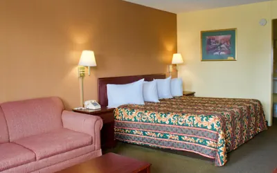 Photo 4 - Rodeway Inn Monroe