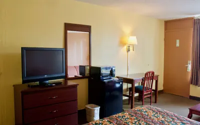 Photo 5 - Rodeway Inn Monroe