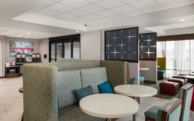 Photo 5 - Hampton Inn Gadsden