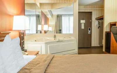 Photo 2 - Quality Inn Gaylord