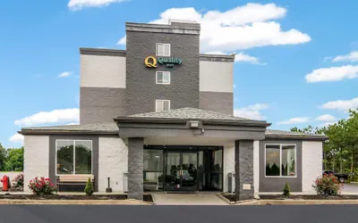 Photo 2 - Quality Inn Rochester West
