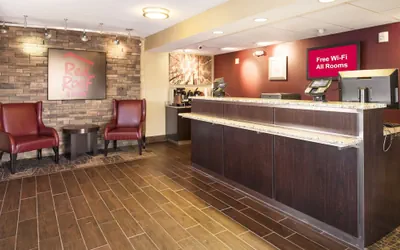 Photo 3 - Red Roof Inn Detroit - Royal Oak/ Madison Heights