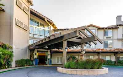 Photo 2 - Doubletree by Hilton Campbell - Pruneyard Plaza