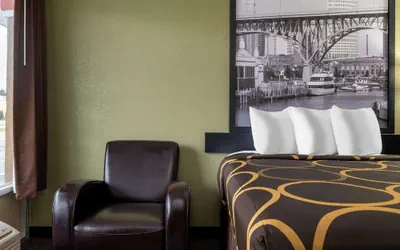 Photo 4 - Super 8 by Wyndham Perrysburg/Toledo