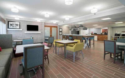 Photo 3 - Hampton Inn St. Louis/Westport