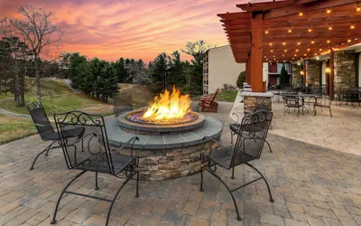Photo 2 - Crowne Plaza Resort Asheville by IHG