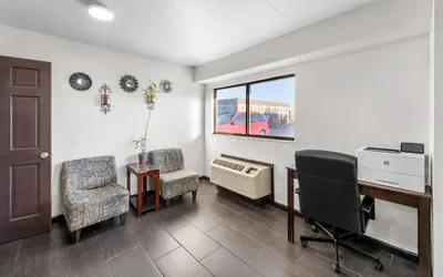 Photo 3 - Americas Best Value Inn Kansas City E Independence