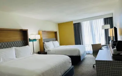 Photo 4 - Holiday Inn Miami - International Airport by IHG