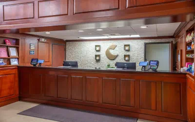 Photo 5 - Comfort Suites Outlet Center