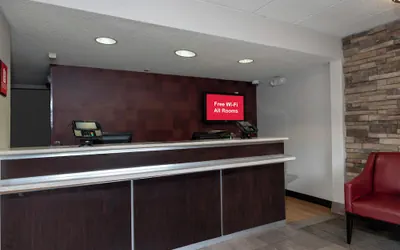 Photo 3 - Red Roof Inn Washington DC - Lanham