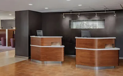 Photo 3 - Courtyard by Marriott Greensboro