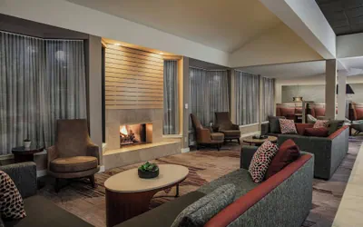 Photo 2 - Courtyard by Marriott Greensboro