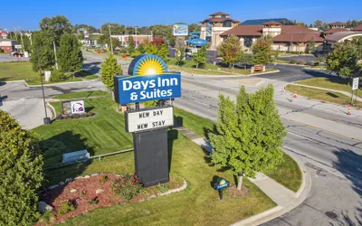 Photo 2 - Days Inn & Suites by Wyndham Mt Pleasant