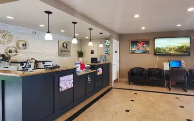 Photo 2 - Quality Inn & Suites Anaheim At The Park