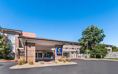 Photo 2 - Comfort Inn & Suites Boulder