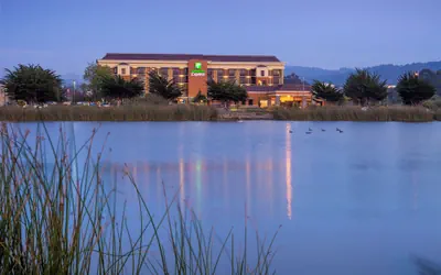 Photo 2 - Holiday Inn Express at Monterey Bay by IHG