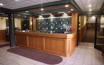 Photo 4 - Days Inn by Wyndham Pittsburgh