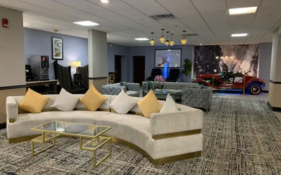 Photo 2 - Albany Airport Inn