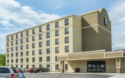 Photo 2 - Comfort Inn The Pointe