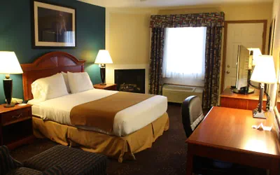 Photo 4 - Holiday Inn Express Mackinaw City by IHG