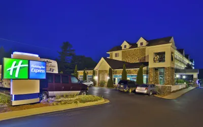 Photo 2 - Holiday Inn Express Mackinaw City by IHG