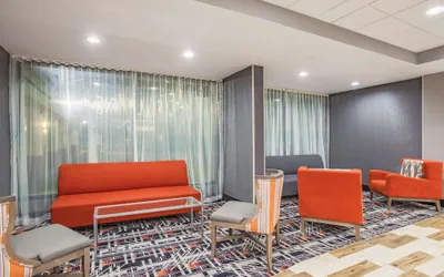 Photo 4 - La Quinta Inn & Suites by Wyndham DC Metro Capital Beltway