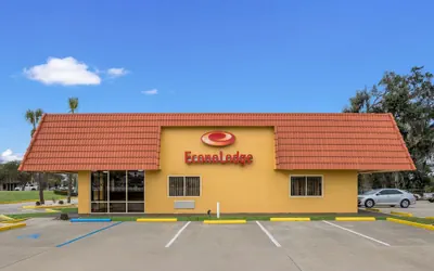 Photo 2 - Econo Lodge Live Oak