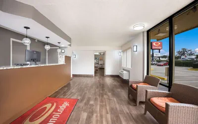 Photo 5 - Econo Lodge Live Oak