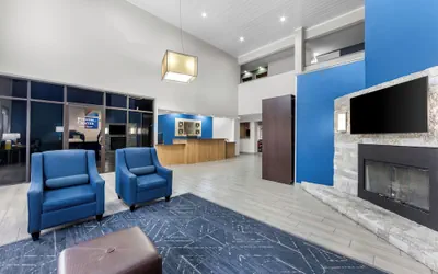 Photo 4 - Comfort Suites London South