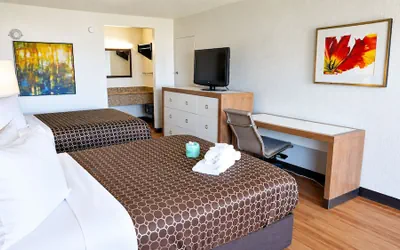 Photo 5 - Horizon Inn & Suites