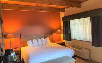 Photo 3 - Crossroads Hotel and Event Center