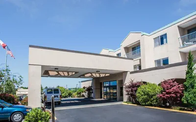 Photo 2 - Quality Inn Grand Suites Bellingham