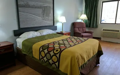 Photo 4 - Sprucewood Inn