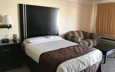 Photo 5 - Texas Inn & Suites