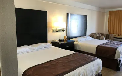 Photo 3 - Texas Inn & Suites