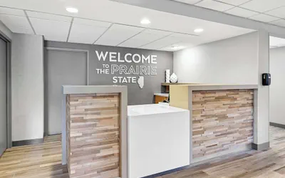 Photo 5 - Hampton Inn Chicago/Naperville