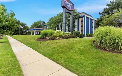 Photo 2 - Hampton Inn Chicago/Naperville