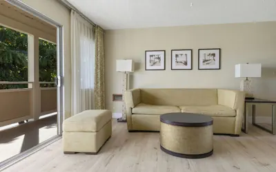 Photo 5 - Plantation Hale Suites