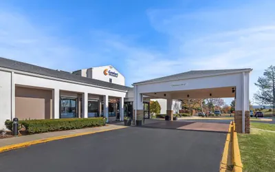 Photo 2 - Comfort Inn & Suites Arlington Heights - Buffalo Grove