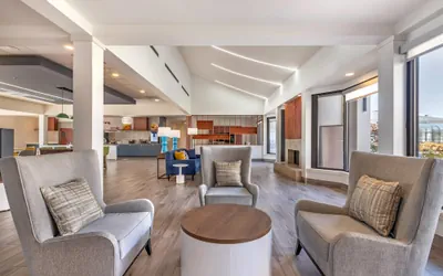 Photo 4 - Comfort Inn & Suites Arlington Heights - Buffalo Grove