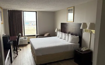 Photo 5 - Days Inn by Wyndham Amarillo East