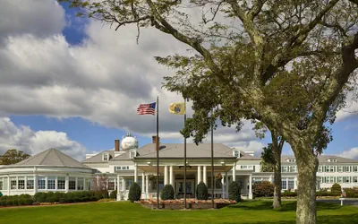 Photo 2 - Seaview Hotel