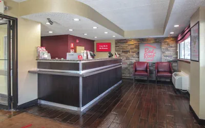 Photo 5 - Red Roof Inn Detroit - Troy
