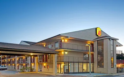 Photo 2 - Super 8 by Wyndham Fredericksburg