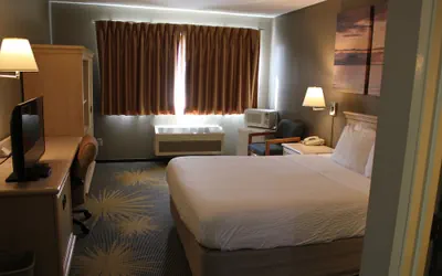 Photo 5 - Days Inn by Wyndham Seatac Airport